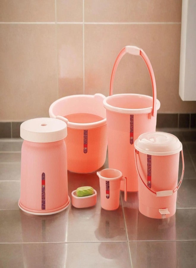 نابيا مجموعة نابيا المكونة من 6 قطع من إكسسوارات الحمام نيوتن، طقم حمام بلاستيكي مع دلو بلاستيكي سعة 20 لترًا، حوض استحمام، كوب صغير، كرسي كبير، علبة صابون، وسلة مهملات للمنزل والمطبخ والحمام (وردي) - Image 4